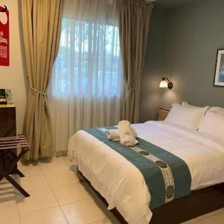 R Hotel Langkawi Kuah Exterior photo